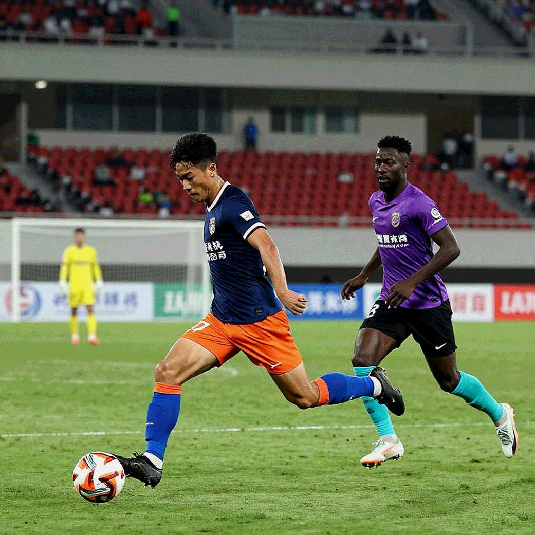 Ba trận đấu, một khuôn mặt: U23 Việt Nam vào tứ kết bằng lối chơi tự bóp nghẹt mình