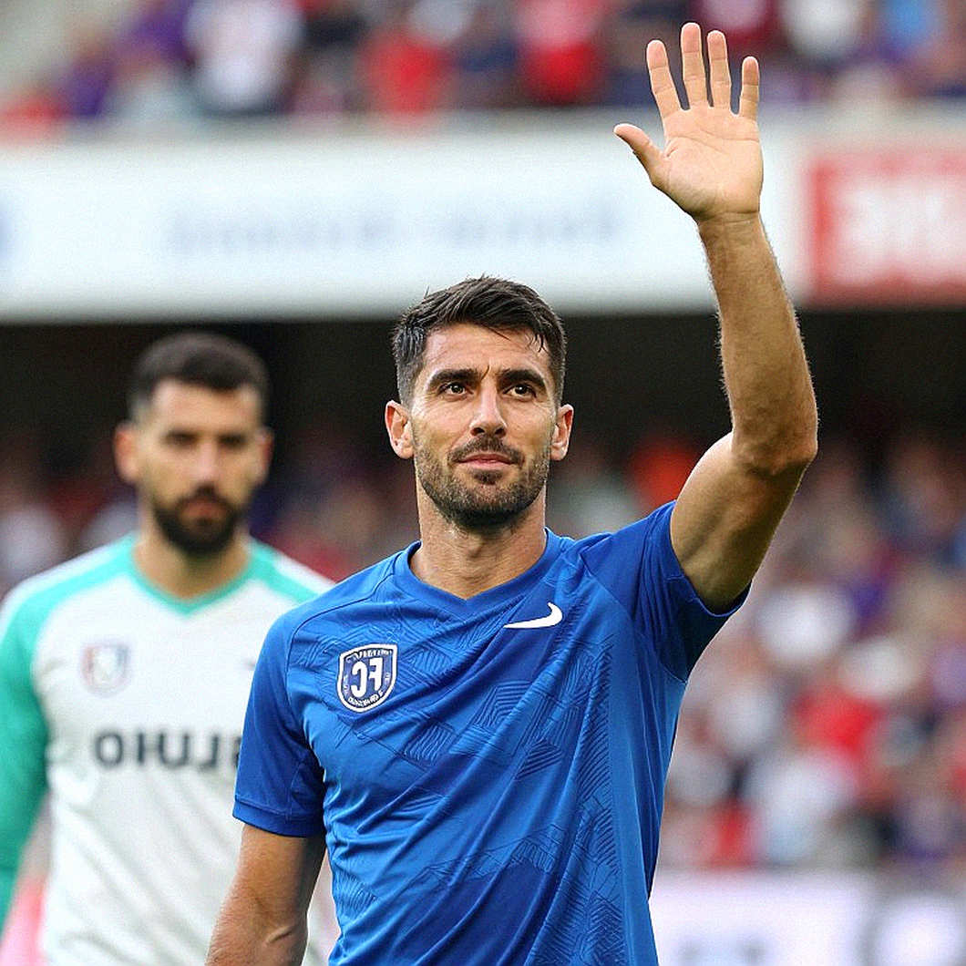 The Secret Clause in Fabregas's Como Contract: A Door Left Ajar and the Price of Loyalty