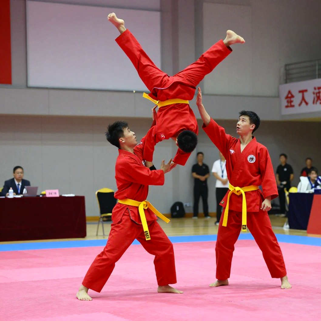 Võ thuật Việt Nam đang chuyển mình: Từ võ đường truyền thống đến sàn đấu chuyên nghiệp — Cuộc cách mạng thầm lặng và những tranh cãi chưa có hồi kết Võ thuật Việt Nam đang chuyển mình: Từ võ đường truyền thống đến sàn đấu chuyên nghiệp — Cuộc cách mạng thầm lặng và những tranh cãi chưa có hồi kết