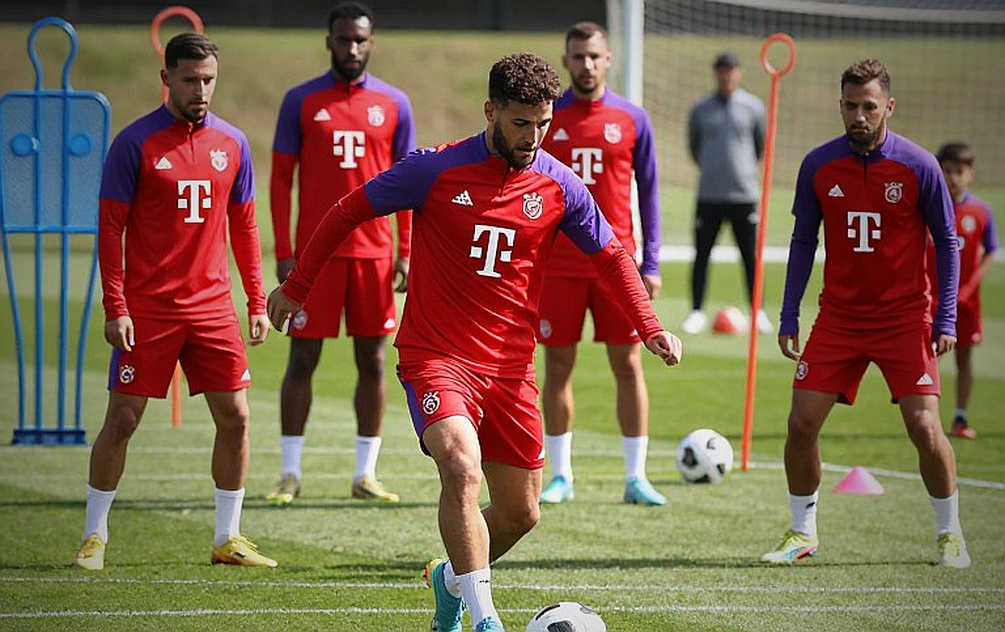 Cú tắc bóng không ai dạy: V-League và bài toán văn hóa bóng đá từ mười tuổi Cú tắc bóng không ai dạy: V-League và bài toán văn hóa bóng đá từ mười tuổi