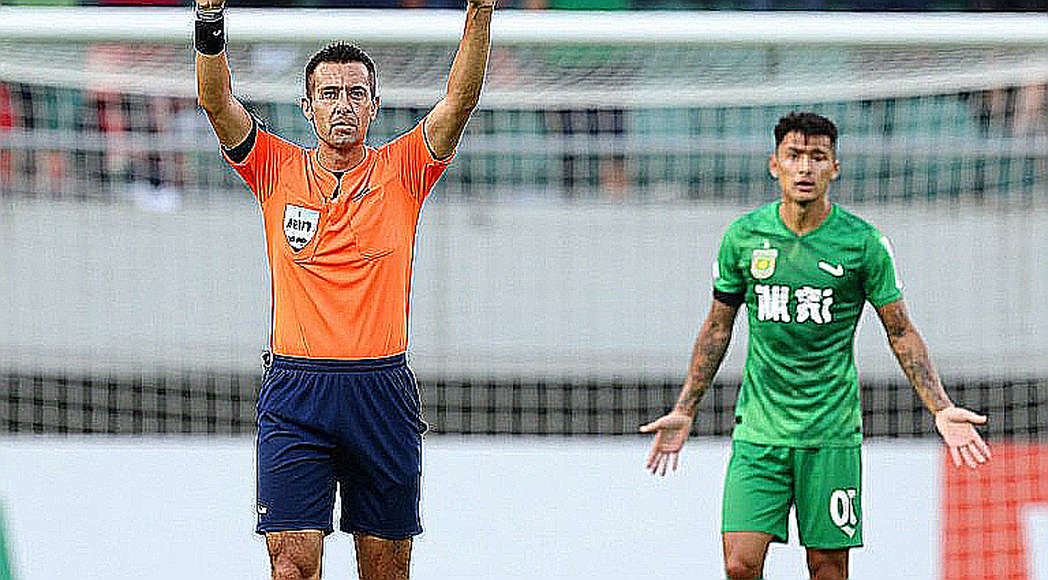 Nỗi đau chiến thuật: Khi chiếc ghế trống Thom Haye trở thành bài toán của HLV John Herdman Nỗi đau chiến thuật: Khi chiếc ghế trống Thom Haye trở thành bài toán của HLV John Herdman
