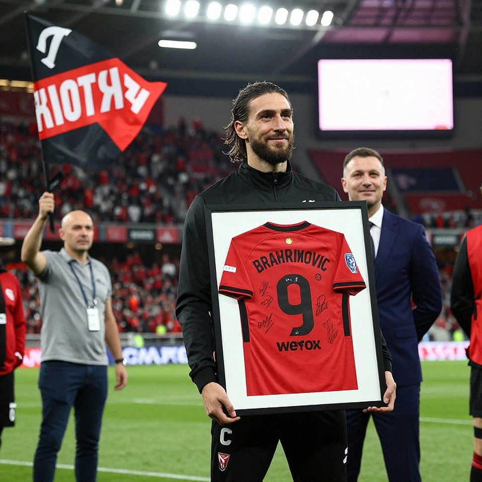Roy Keane, Andy Robertson và tiếng cười không cần xin lỗi