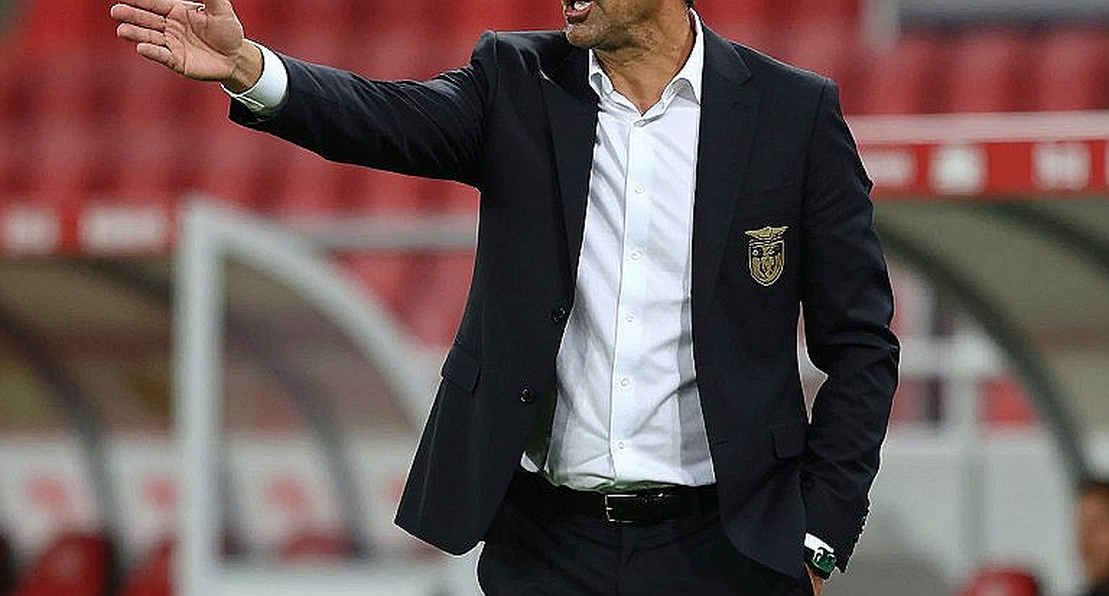 Raphinha ngồi ngoài hai trận: dòng tiền thật đằng sau quyết định phòng ngừa của Barcelona