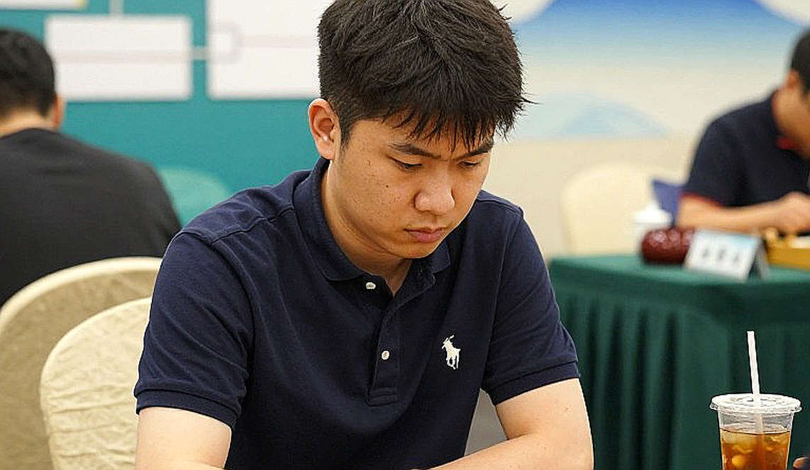 Gukesh tự xin xuống bàn 4 tại Olympiad cờ vua: khi nhà vô địch thế giới chọn đứng sau đồng đội
