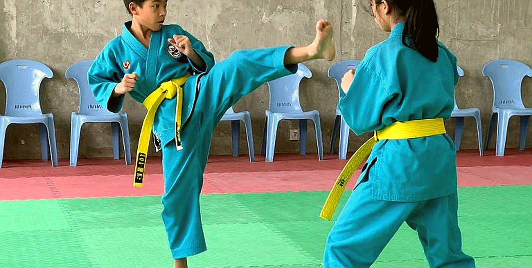 Buakaw 44 tuổi thắng võ sĩ Trung Quốc lần thứ hai: những con số không ai công bố