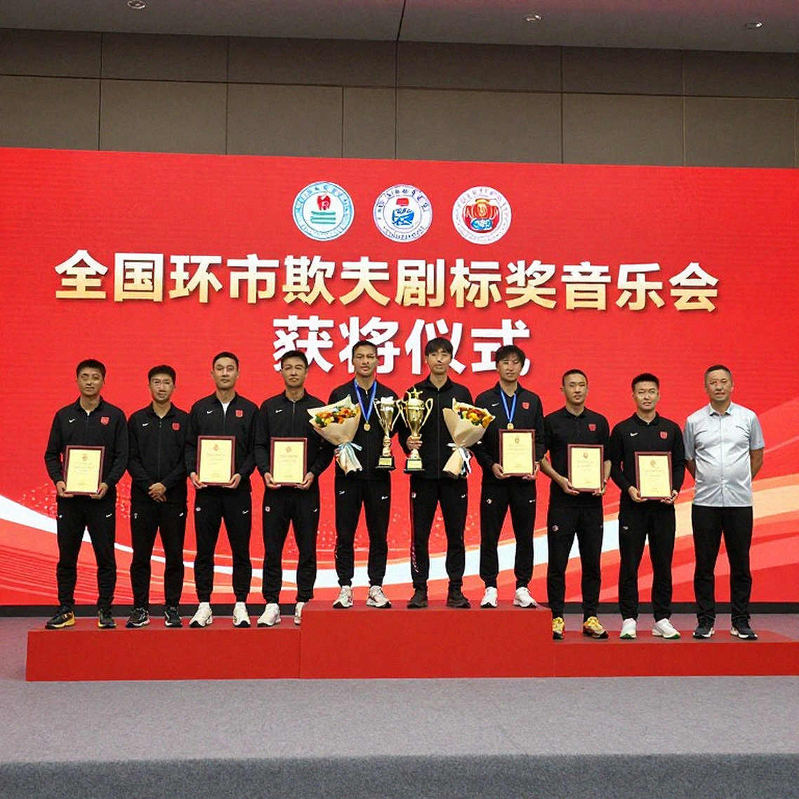 V-League, chấn thương và văn hóa bóng đá: bài học phải bắt đầu từ sân tập trẻ V-League, chấn thương và văn hóa bóng đá: bài học phải bắt đầu từ sân tập trẻ
