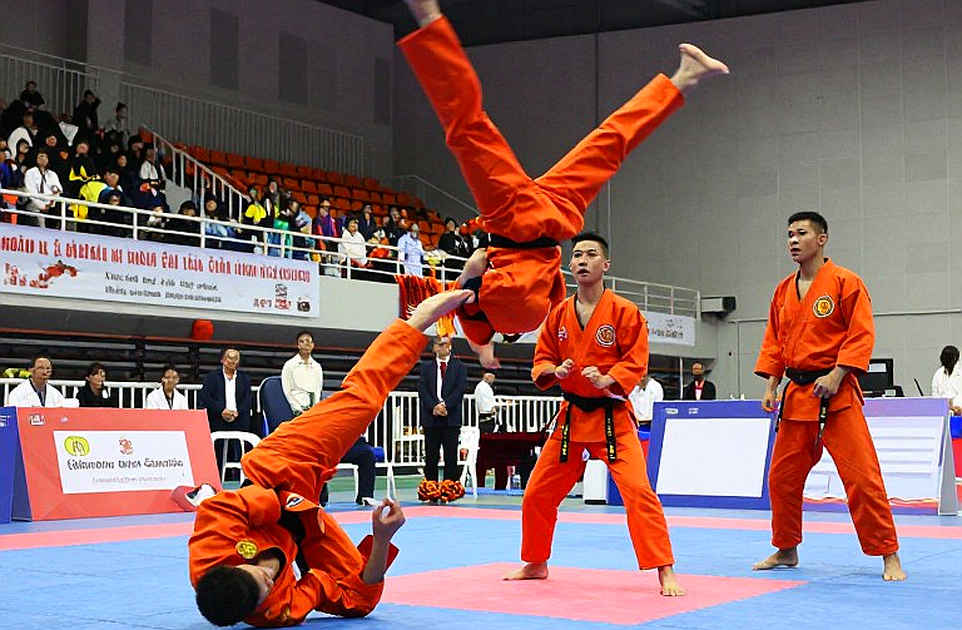 Hơn một thập kỷ sau Yang Jian Bing: MMA châu Á vẫn chưa xử lý xong bài toán cắt nước