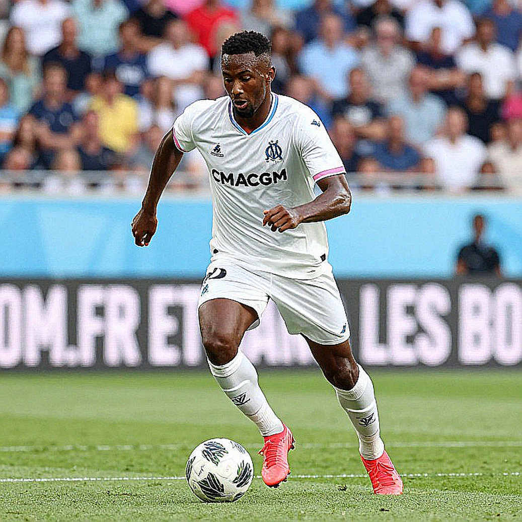 Gary Neville Calls Manchester United 'Lazy' After a 5 km Deficit: He's Right About the Symptom, Wrong About the Disease Gary Neville Calls Manchester United 'Lazy' After a 5 km Deficit: He's Right About the Symptom, Wrong About the Disease