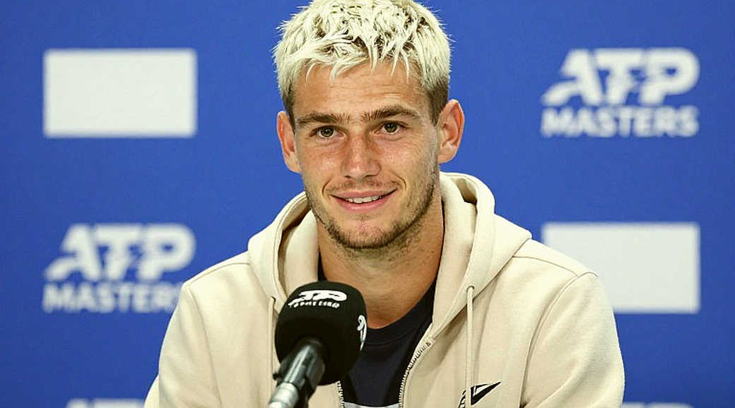 Pegula vượt qua Cirstea tại US Open: Chiến thắng của sự kiên định trước ngưỡng cửa chia tay